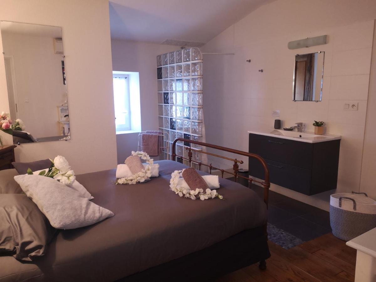 Auberge De L Helvie Chez Coco & Ricou Valvigneres Eksteriør billede