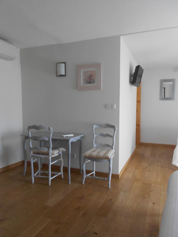 Auberge De L Helvie Chez Coco & Ricou Valvigneres Eksteriør billede